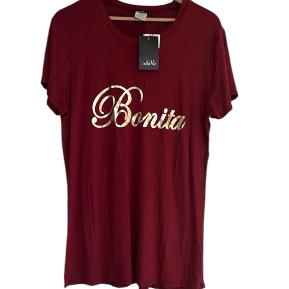 Minette Tee Bonita Burgandy Gold Font Short Sleeve Maroon Top Plus Size 1X NEW